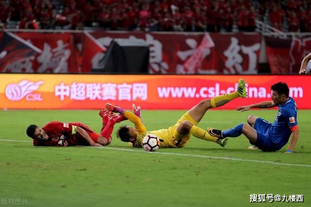 武汉三镇遭两旧将反戈 青岛之行漫长又苦涩